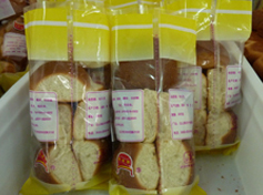북한어린이에게 지원되는 빵